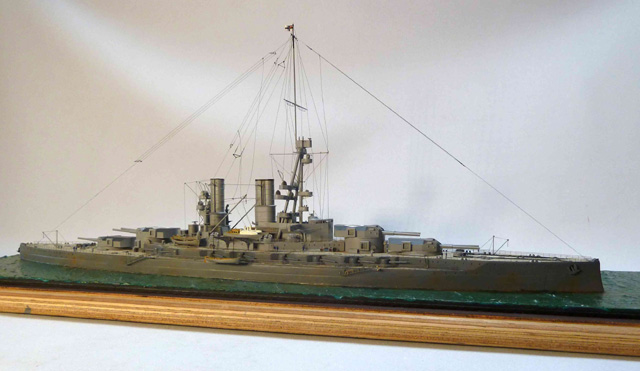 Schlachtschiff Bayern (1/350)