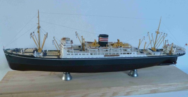 Japanisches Passagierschiff Hikawa Maru (1/350)