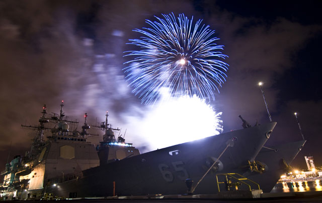 Lenkwaffenkreuzer USS Chosin und USS Lake Erie