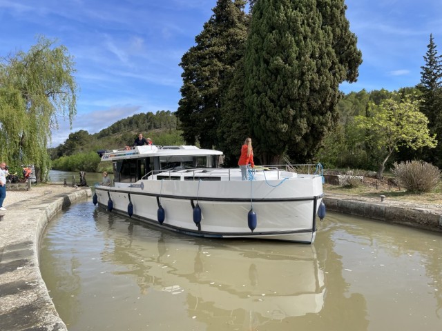 Canal du Midi - bereit für die Schleusenfahrt (Foto Wilfred Grab)