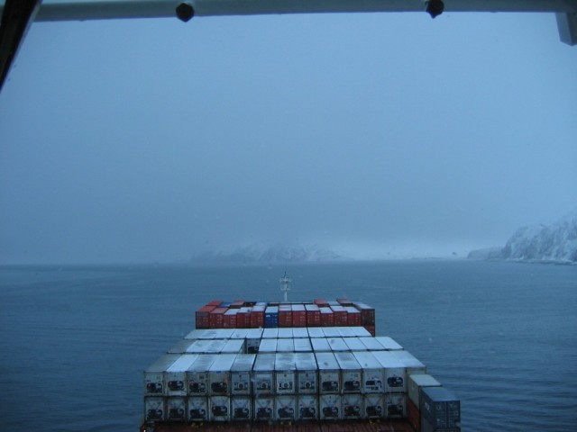 Containerschiff APL Chile in Alaska (Foto Peter Frömmert)